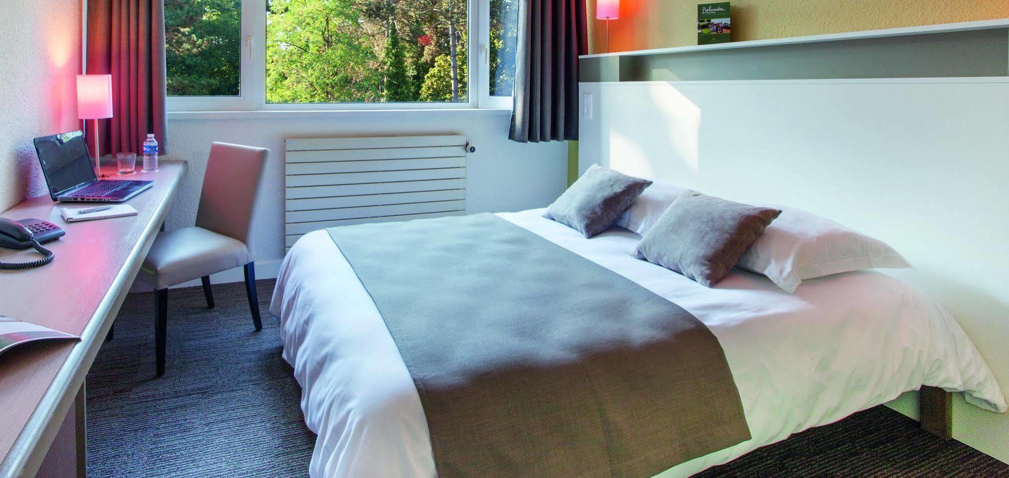 Hotel Belambra Le Normont Dourdan Bagian luar foto