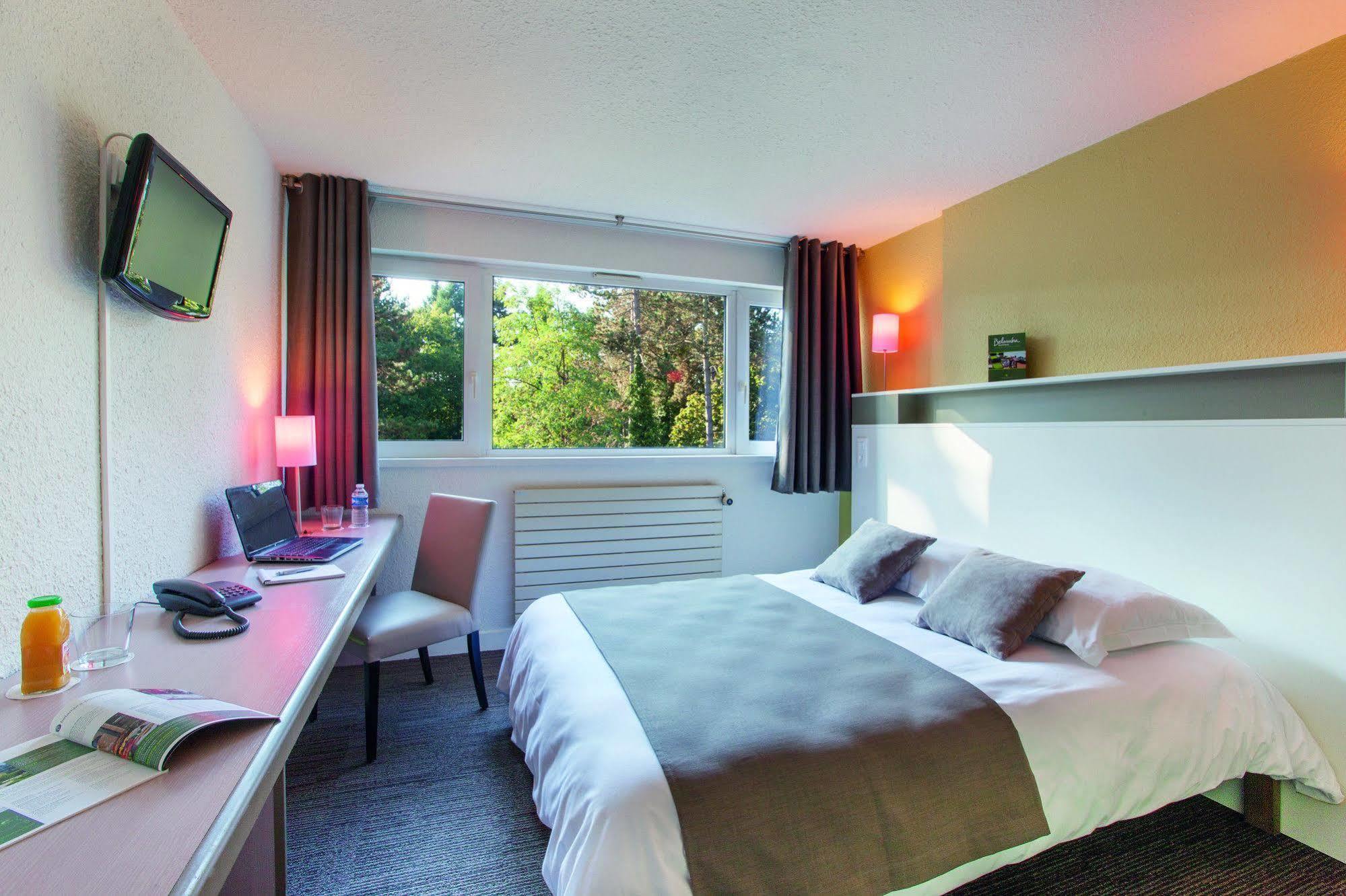 Hotel Belambra Le Normont Dourdan Bagian luar foto